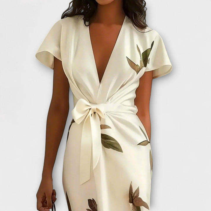 Satiininen kietaisumekko