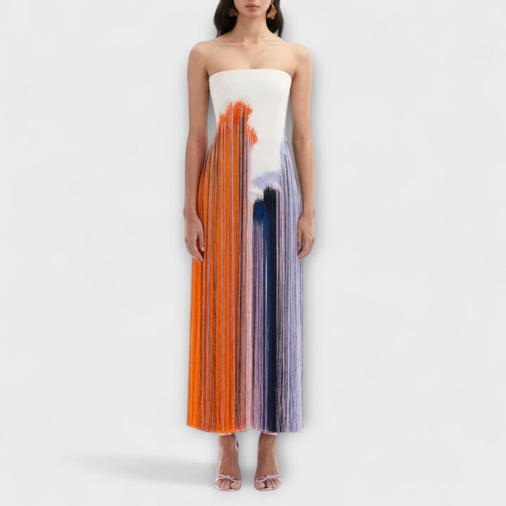 Léto – Tyylikäs colorblock-mekko ja trendikkäät hapsut