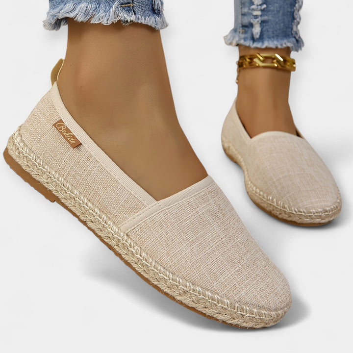 Karolína – Hienostuneet pellavaiset slip-on-lenkkarit arkeen