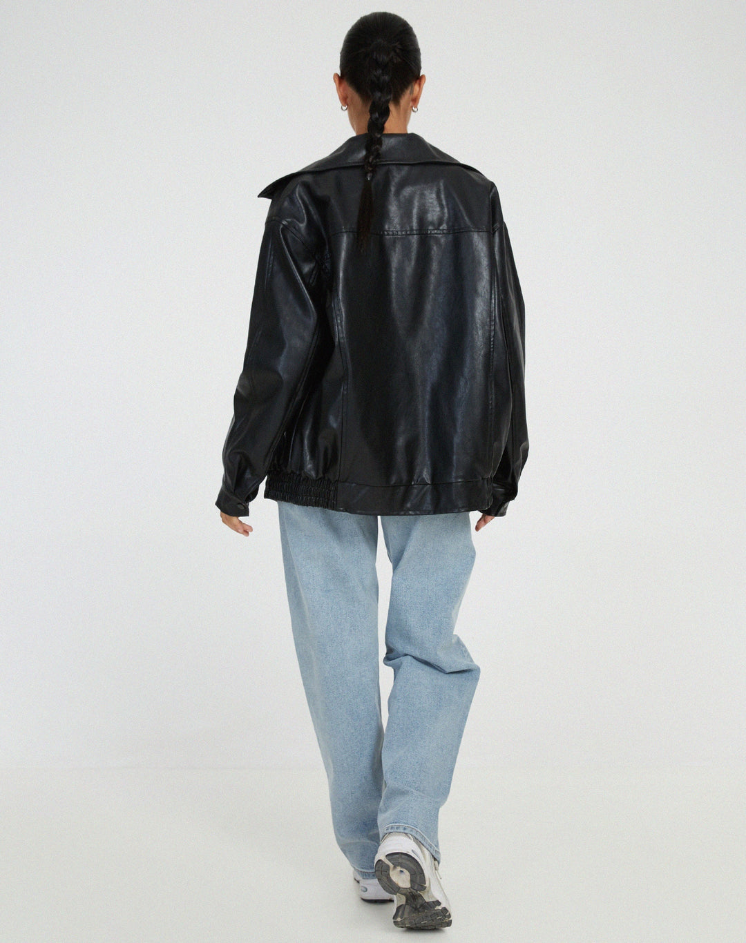 Oversize-bomber-takki tekonahasta naisille
