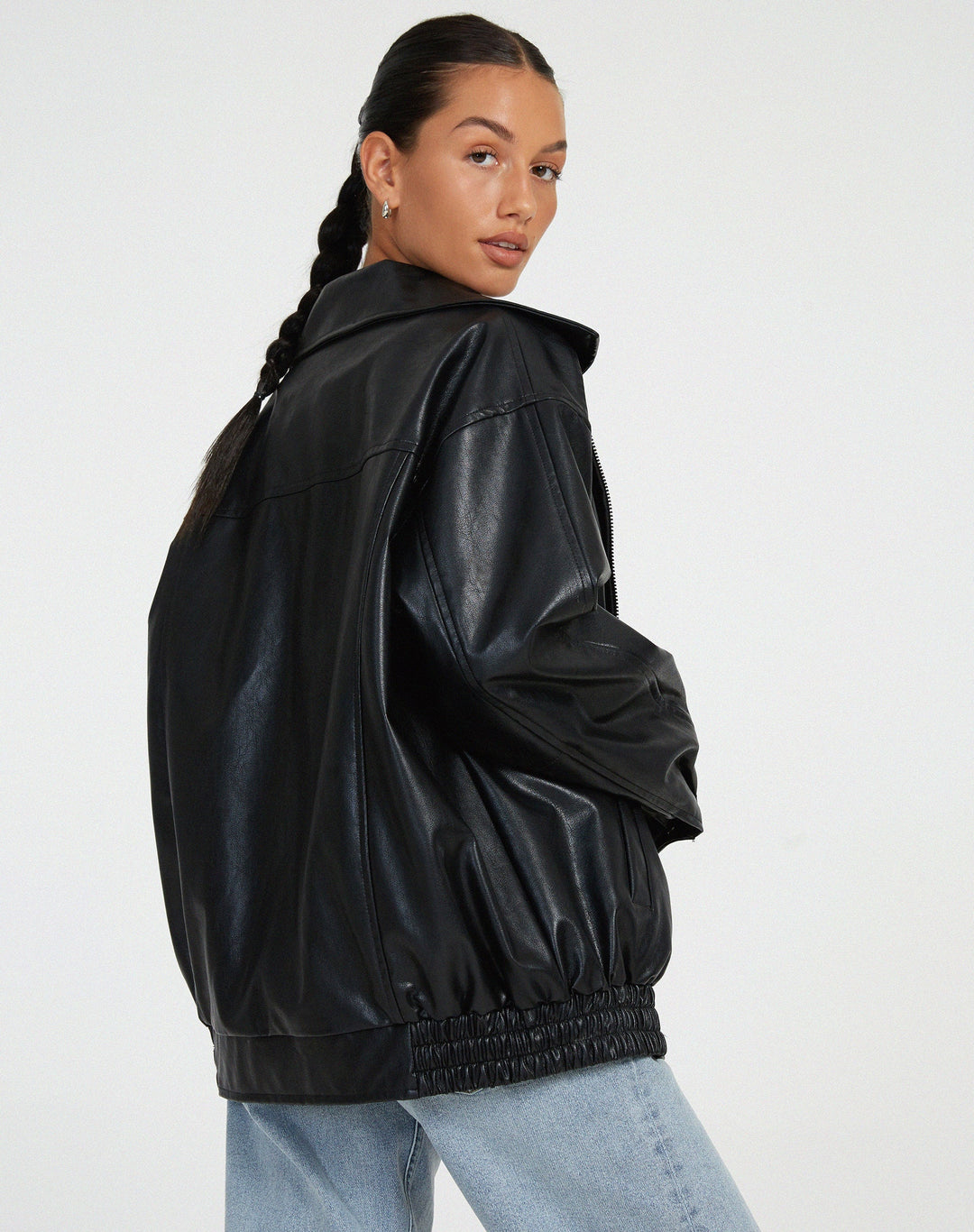 Oversize-bomber-takki tekonahasta naisille