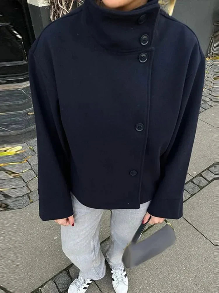 Dámská krátká bunda s vysokým límcem