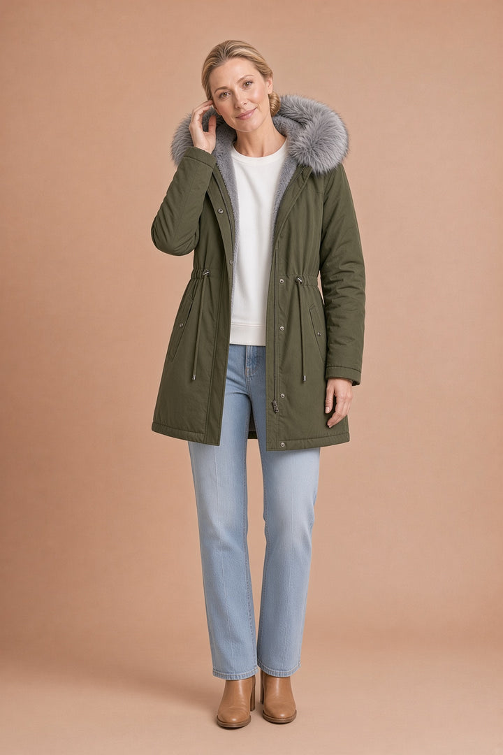 Adela – Parkatakki tekoturkisyksityiskohdalla – kuva 2