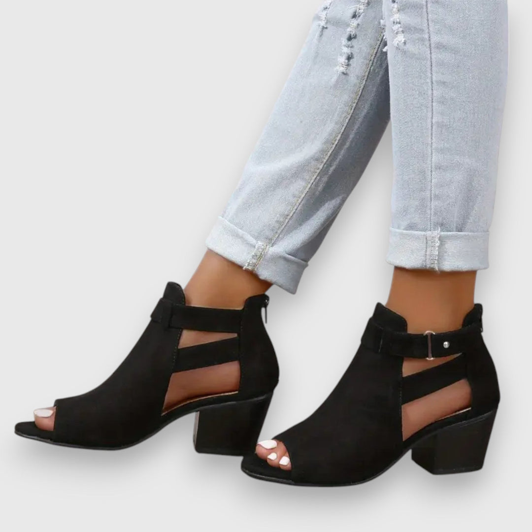 Nadine – Sandaalit paksuilla koroilla
