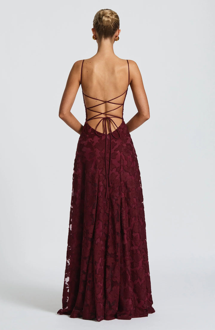 Rubis | Elegantní dlouhé krajkové šaty