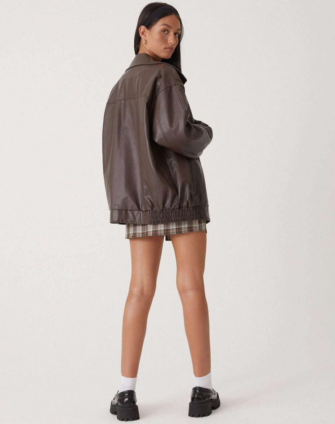 Oversize-bomber-takki tekonahasta naisille